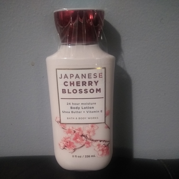 Bath & Body Works Bath & Body Japanese Cherry Blossom Body Lotion